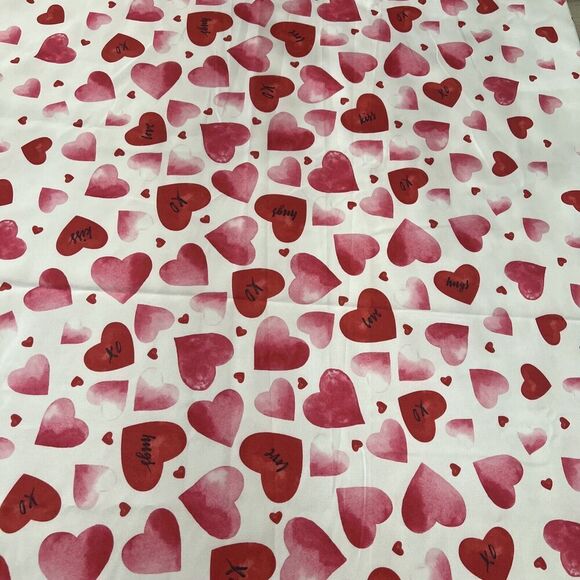 Valentine Hearts Red & Pink Scripted Large Tablecloth 120”x60”‎ - Picture 1 of 4